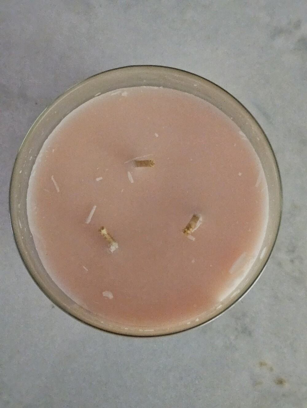 Bath & Bodyworks Raspberry Peach Macaron Candle - Picture 3 of 4